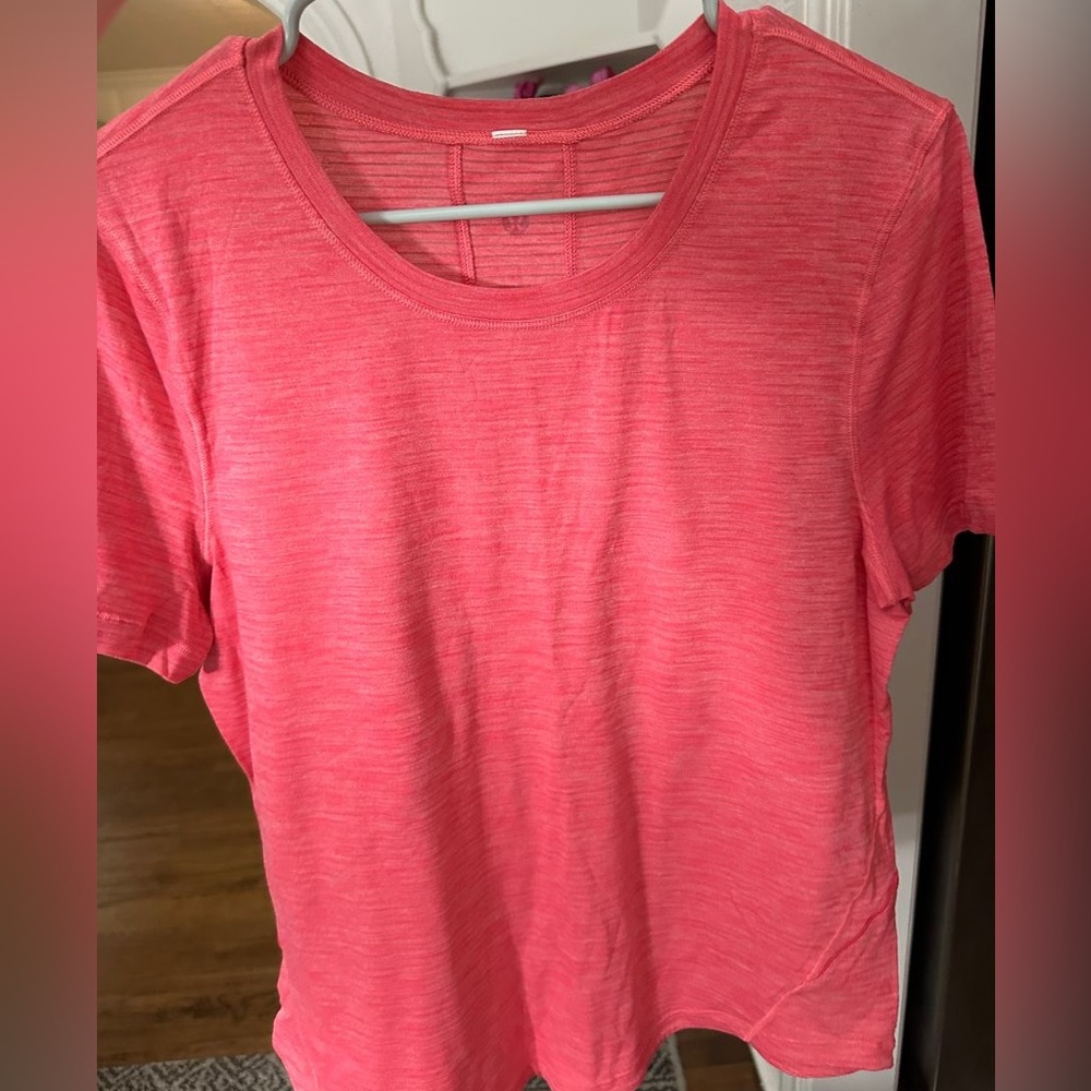 Lululemon Tee